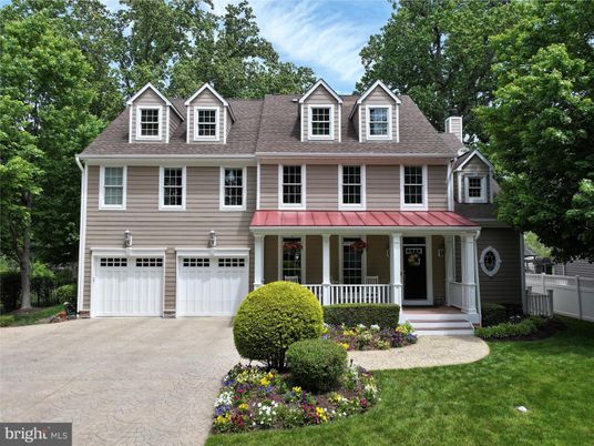 Attached, Exterior, Facade, Georgian