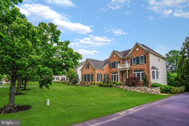 Backyard, Exterior, Facade, Brick Facade, Brick Traditional