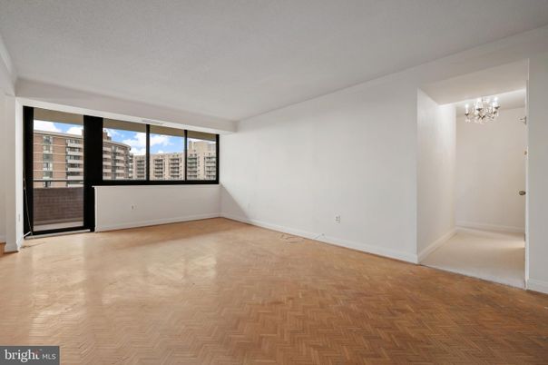 Chandelier, Empty room, Interior, Wood Texture Flooring