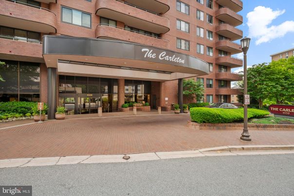 Exterior, Facade, Condo Building