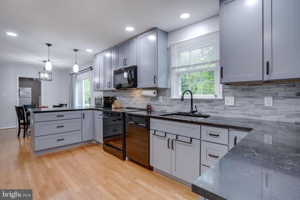 Interior, Kitchen, Pendant Lights, Recessed Lighting, Wood Texture Flooring