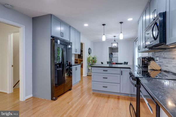 Interior, Kitchen, Pendant Lights, Recessed Lighting, Wood Texture Flooring