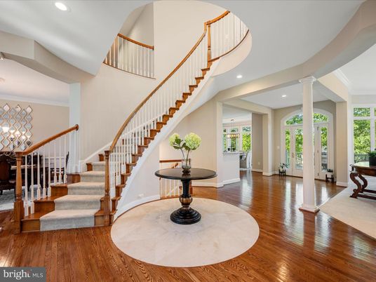Interior, Pendant Lights, Recessed Lighting, Wood Texture Flooring