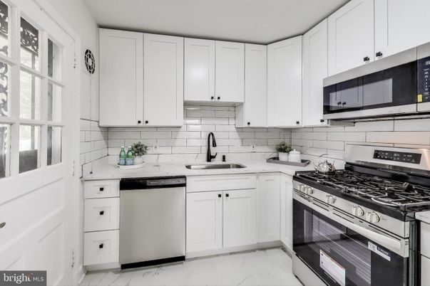 Interior, Kitchen, Marble, Stainless Steel Appliances