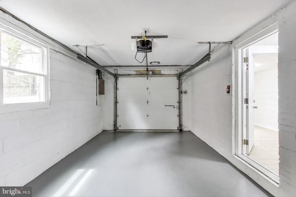 Garage, Interior