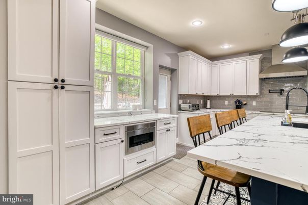 Dining room, Interior, Kitchen, Recessed Lighting, Stainless Steel Appliances