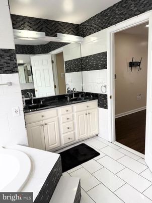 Bathroom, Dual Sink Vanities, Interior, Wood Texture Flooring