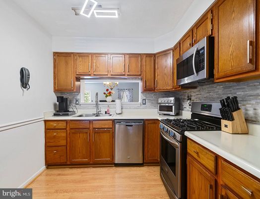 Interior, Kitchen, Stainless Steel Appliances, Wood Texture Flooring