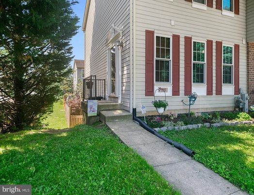 Exterior, Facade, None