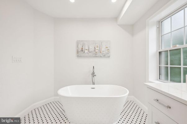 Bathroom, Free Standing Baths, Interior, Recessed Lighting