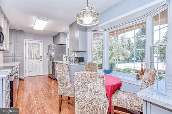 Dining room, Interior, Kitchen, Pendant Lights, Recessed Lighting, Wood Texture Flooring