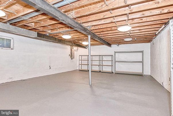 Garage, Interior, Wooden Beams, Wooden Ceilings