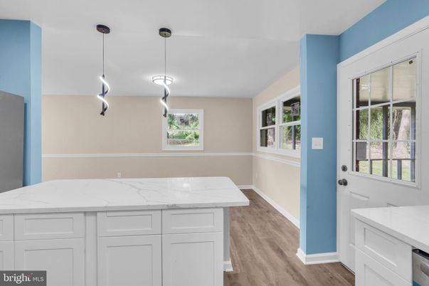 Interior, Kitchen, Pendant Lights, Wood Texture Flooring