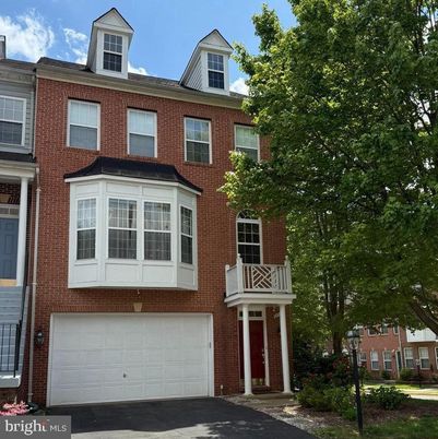 Attached, Exterior, Facade, Brick Facade, Rowhouse