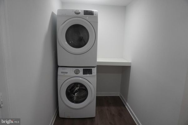 Interior, Utility Closets, Washer, Wood Texture Flooring