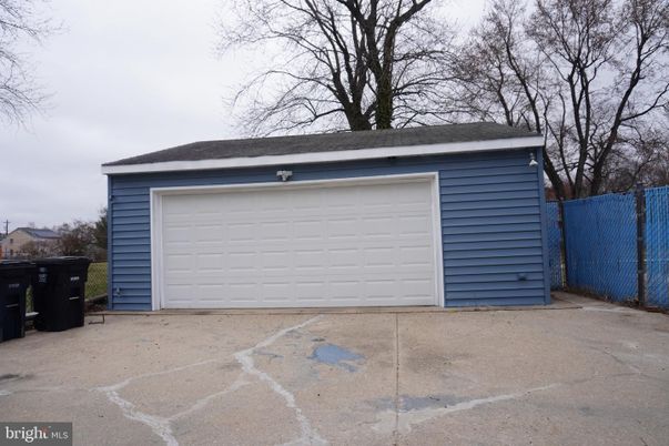 Detached Garage, Exterior