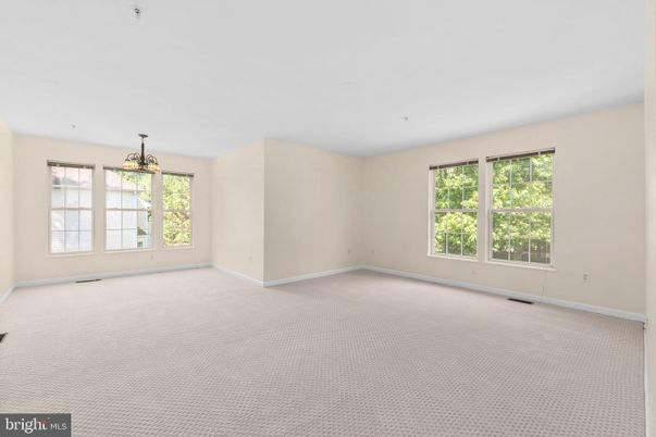 Chandelier, Empty room, Interior