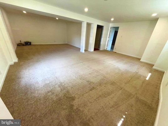 Empty room, Interior, Recessed Lighting