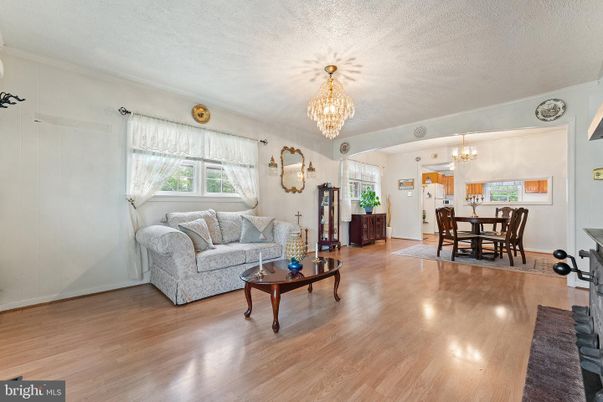 Chandelier, Dining room, Interior, Living room, Wood Texture Flooring