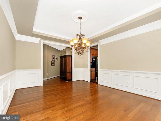 Chandelier, Empty room, Interior, Wood Texture Flooring