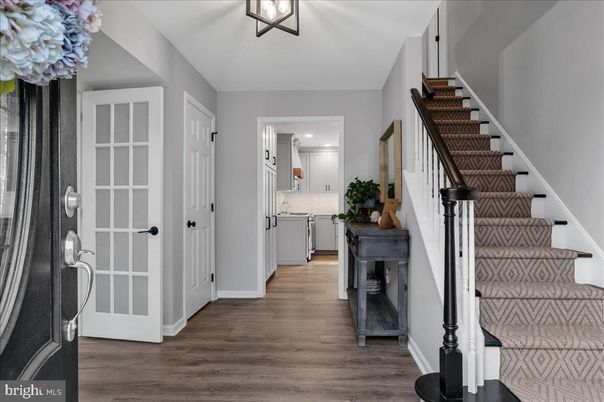 Interior, Pendant Lights, Recessed Lighting, Wood Texture Flooring