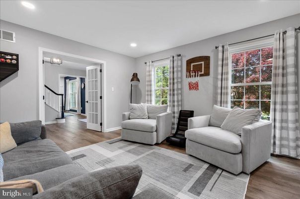 Interior, Living room, Recessed Lighting, Wood Texture Flooring
