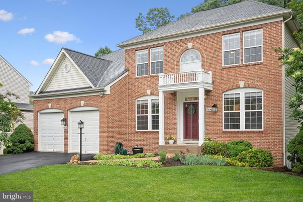 Attached, Exterior, Facade, Brick Facade, Georgian