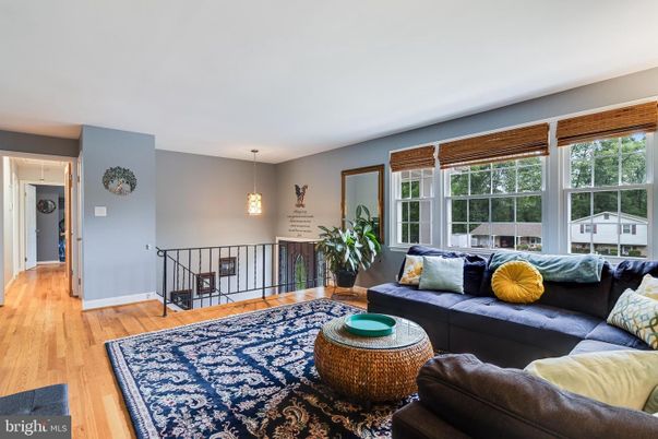 Interior, Living room, Pendant Lights, Wood Texture Flooring