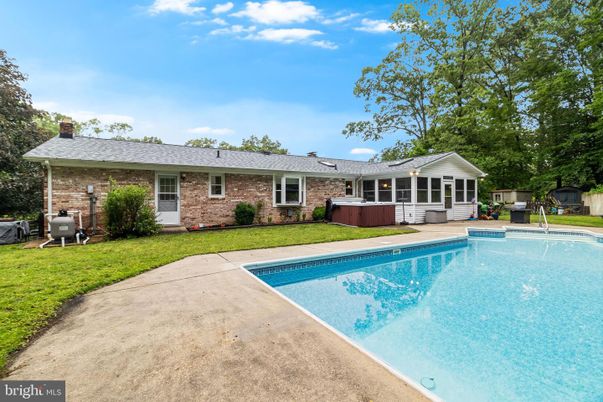 Exterior, Hot Tub, Pool
