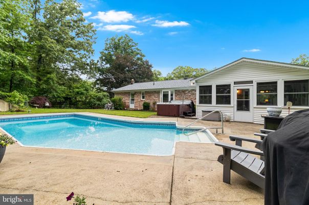 Exterior, Hot Tub, Pool