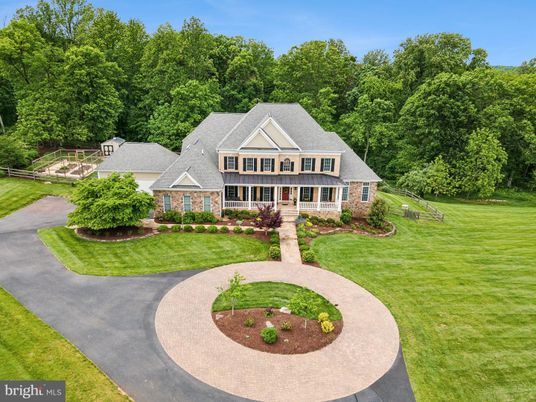 Backyard, Exterior, Facade, Brick Facade, French Provincial