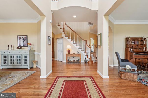 Interior, Piano, Recessed Lighting, Wood Texture Flooring