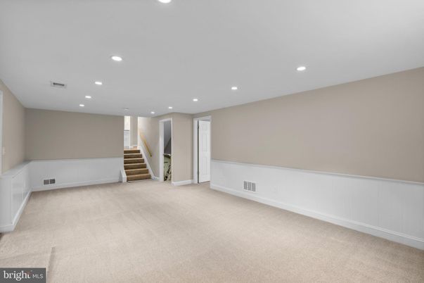 Empty room, Interior, Recessed Lighting