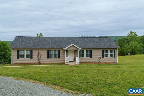 Backyard, Exterior, Facade, Cape Cod