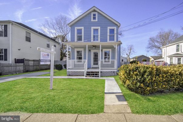 Exterior, Facade, Queen Anne Victorian