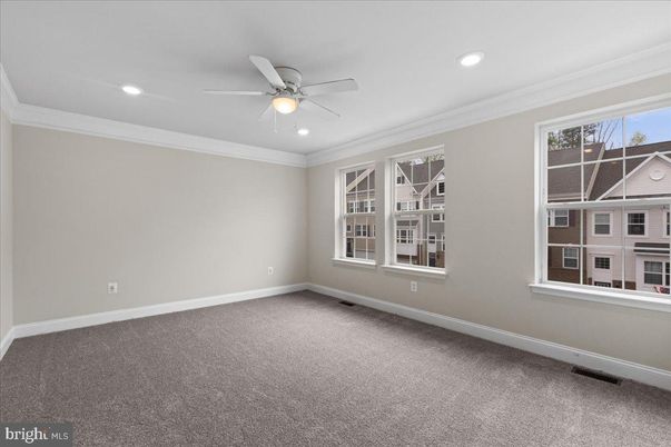 Empty room, Interior, Recessed Lighting