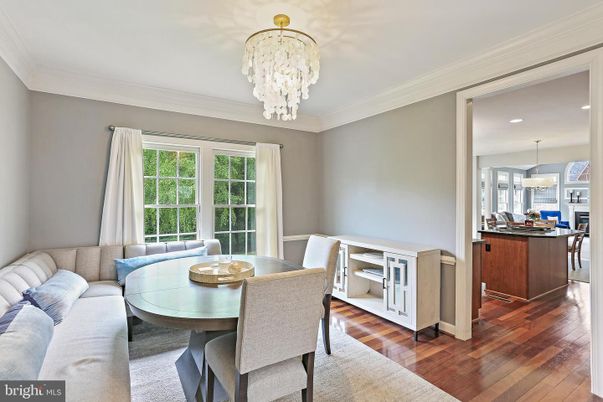 Chandelier, Dining room, Interior, Living room, Recessed Lighting, Wood Texture Flooring