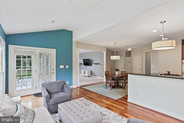 Chandelier, Dining room, Interior, Living room, Pendant Lights, Recessed Lighting, Wood Texture Flooring
