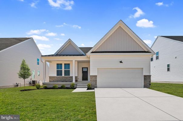 Attached, Exterior, Facade, Farmhouse