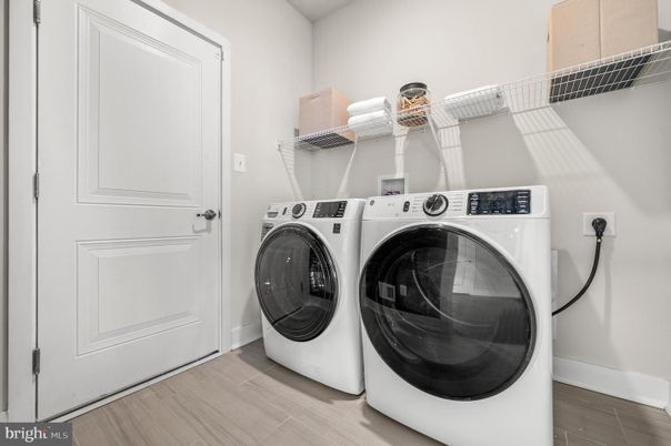 Interior, Utility Closets, Washer, Wood Texture Flooring