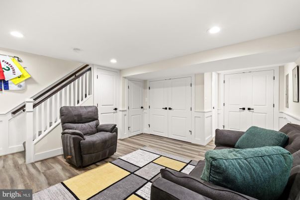 Interior, Recessed Lighting, Wood Texture Flooring