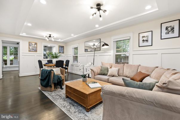 Dining room, Interior, Living room, Recessed Lighting, Wood Texture Flooring
