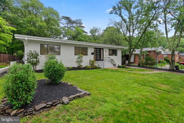 Backyard, Exterior, Facade, Ranch
