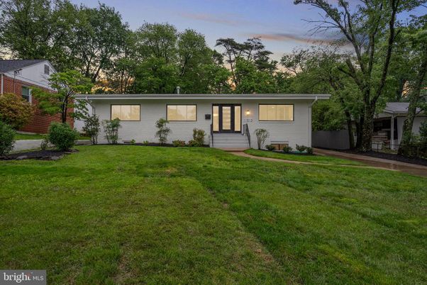 Backyard, Exterior, Facade, Ranch