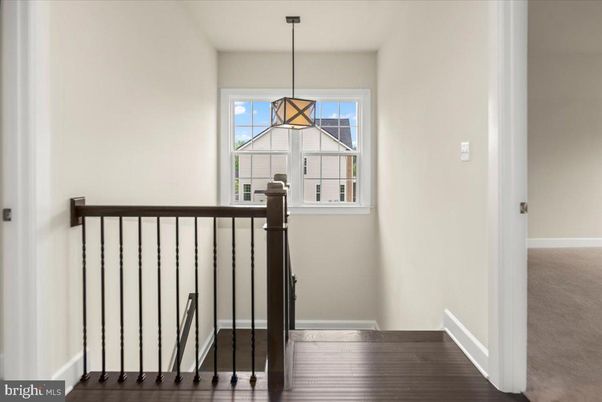 Interior, Pendant Lights, Wood Texture Flooring