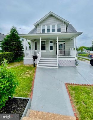 Exterior, Facade, American Craftsman