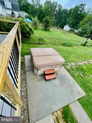 Exterior, Hot Tub