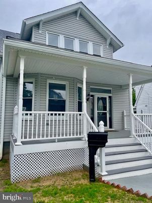 Exterior, Facade, American Craftsman