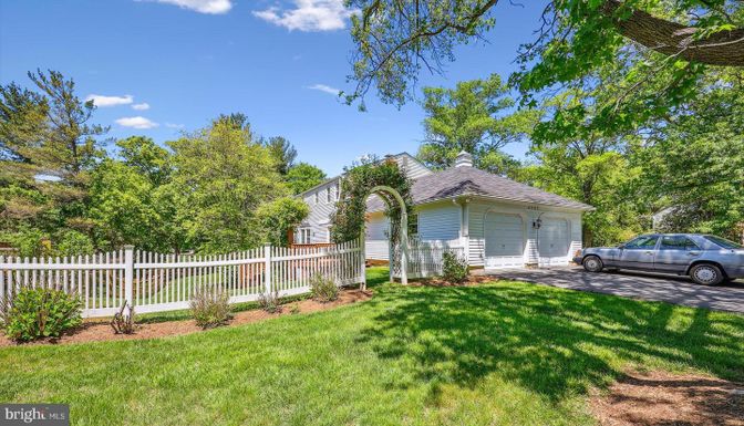 Backyard, Detached Garage, Exterior