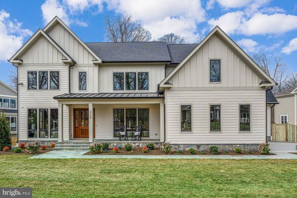 Exterior, Facade, Farmhouse